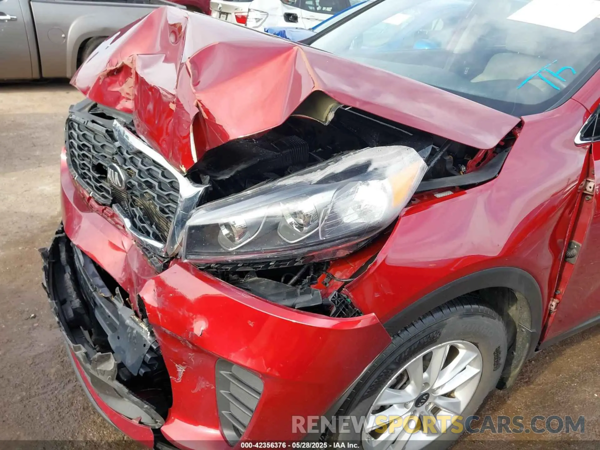 6 Photograph of a damaged car 5XYPG4A31LG684100 KIA SORENTO 2020