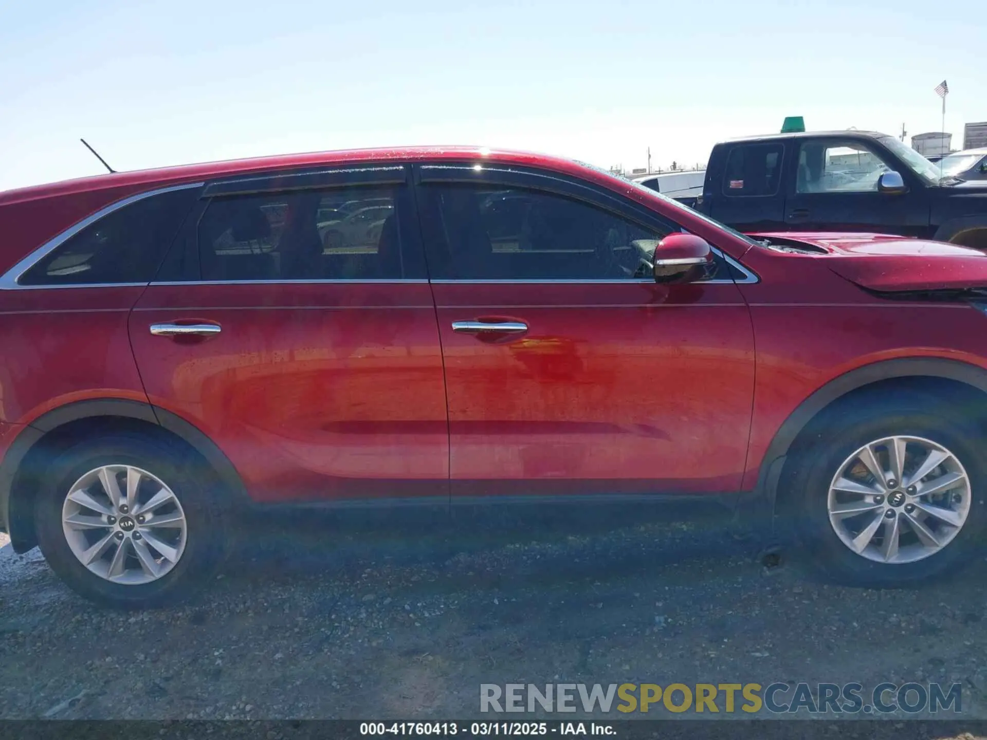 13 Photograph of a damaged car 5XYPG4A31LG684906 KIA SORENTO 2020