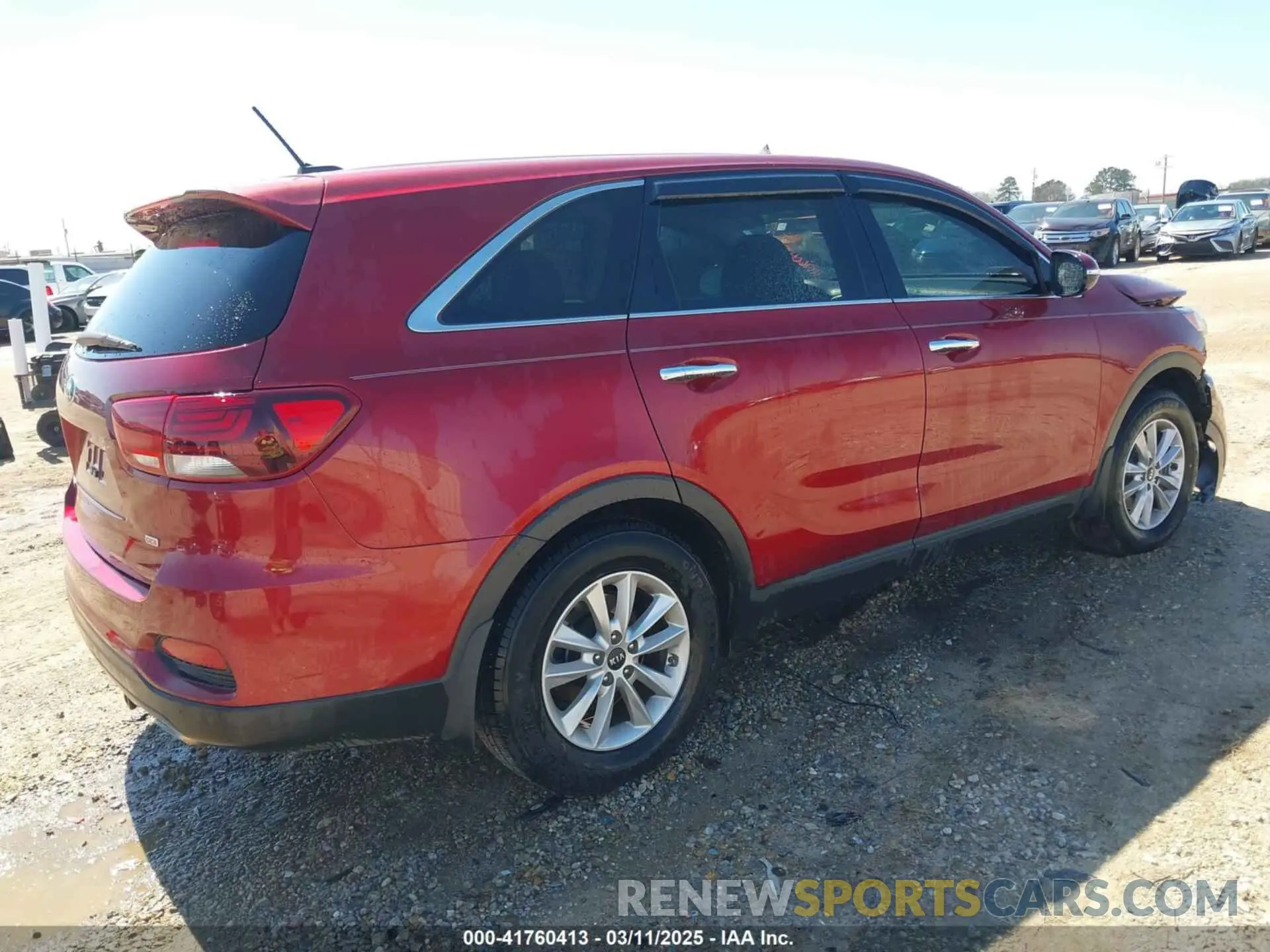 4 Photograph of a damaged car 5XYPG4A31LG684906 KIA SORENTO 2020