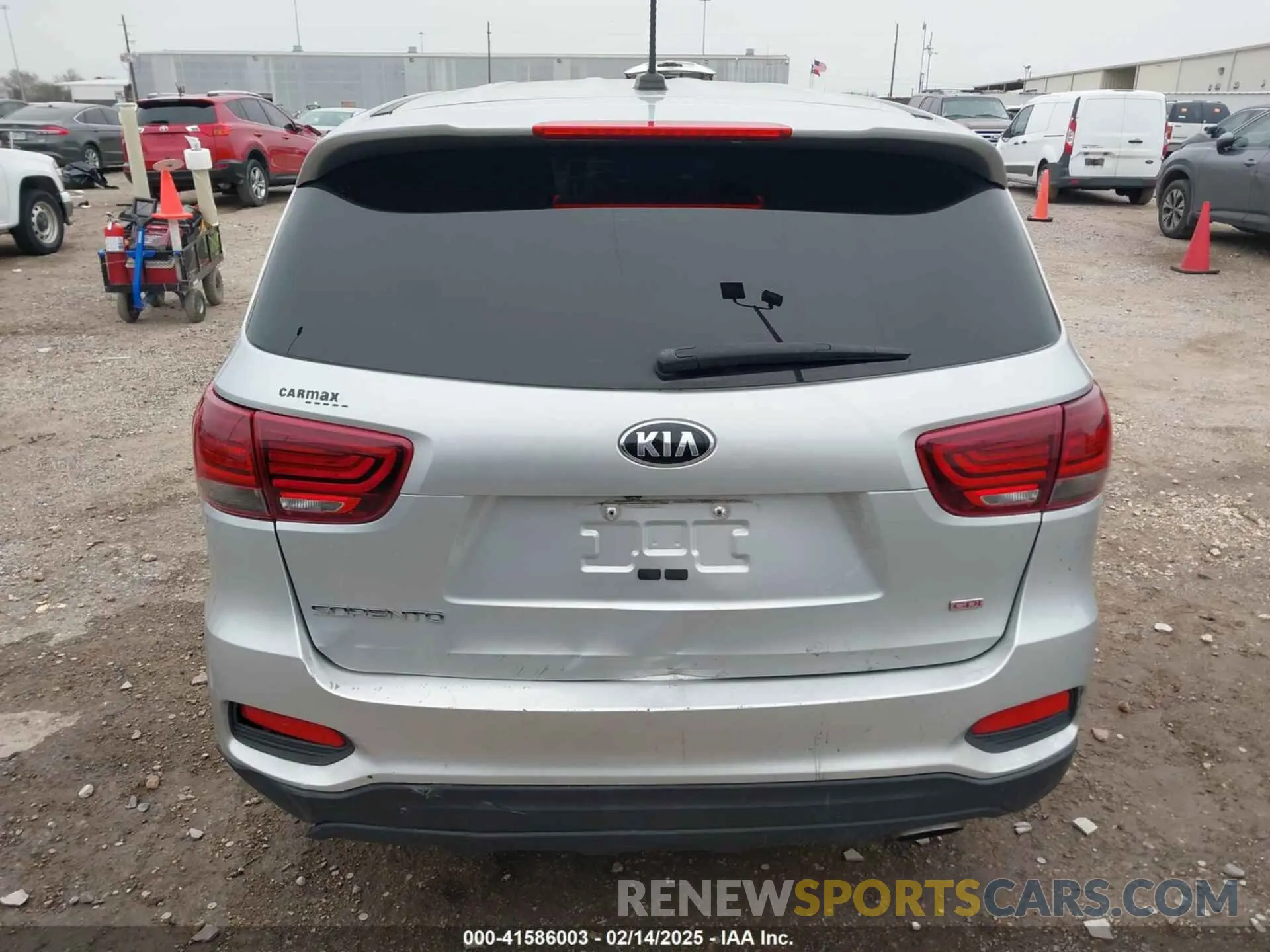 17 Photograph of a damaged car 5XYPG4A31LG698420 KIA SORENTO 2020