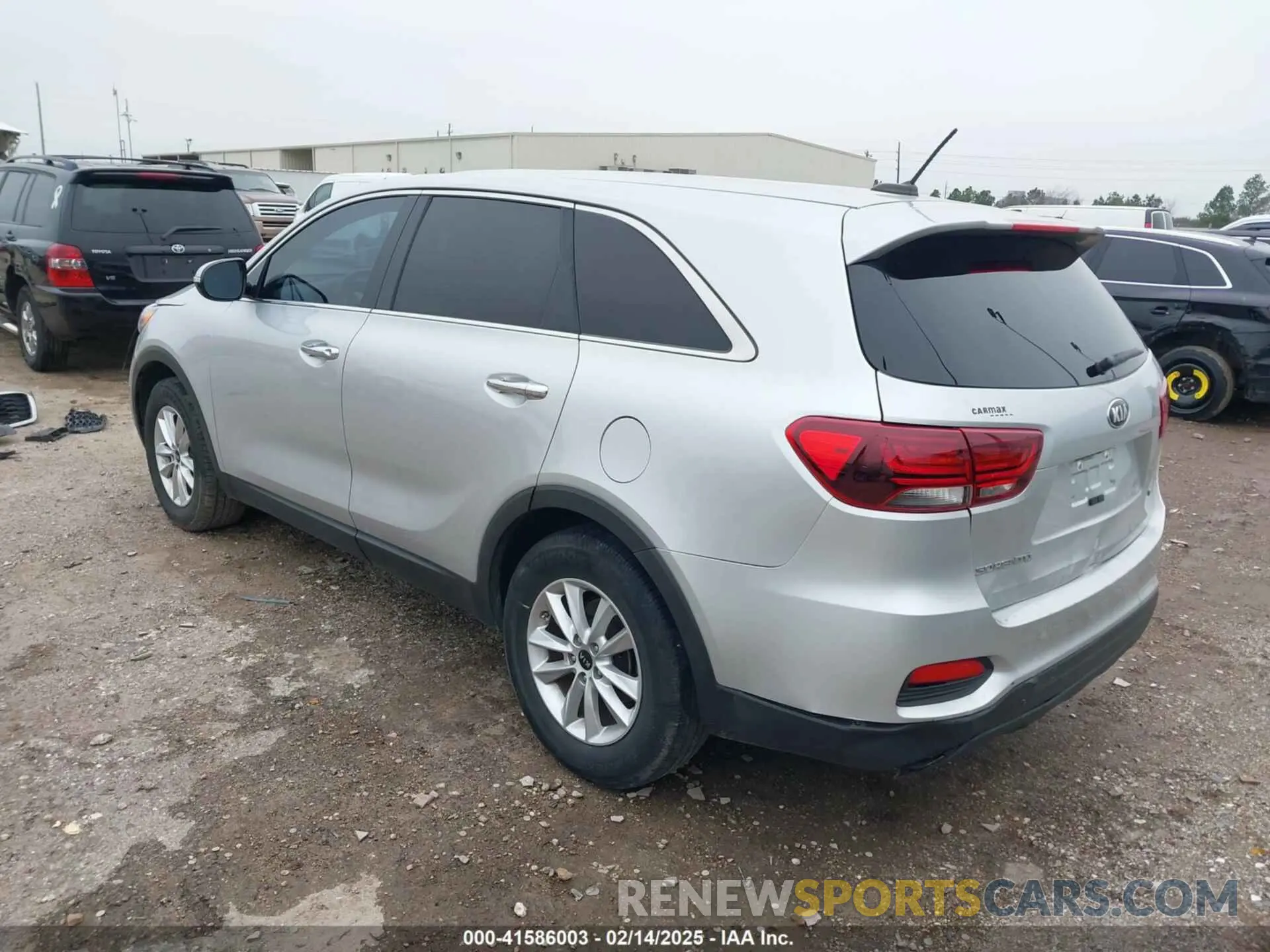 3 Photograph of a damaged car 5XYPG4A31LG698420 KIA SORENTO 2020
