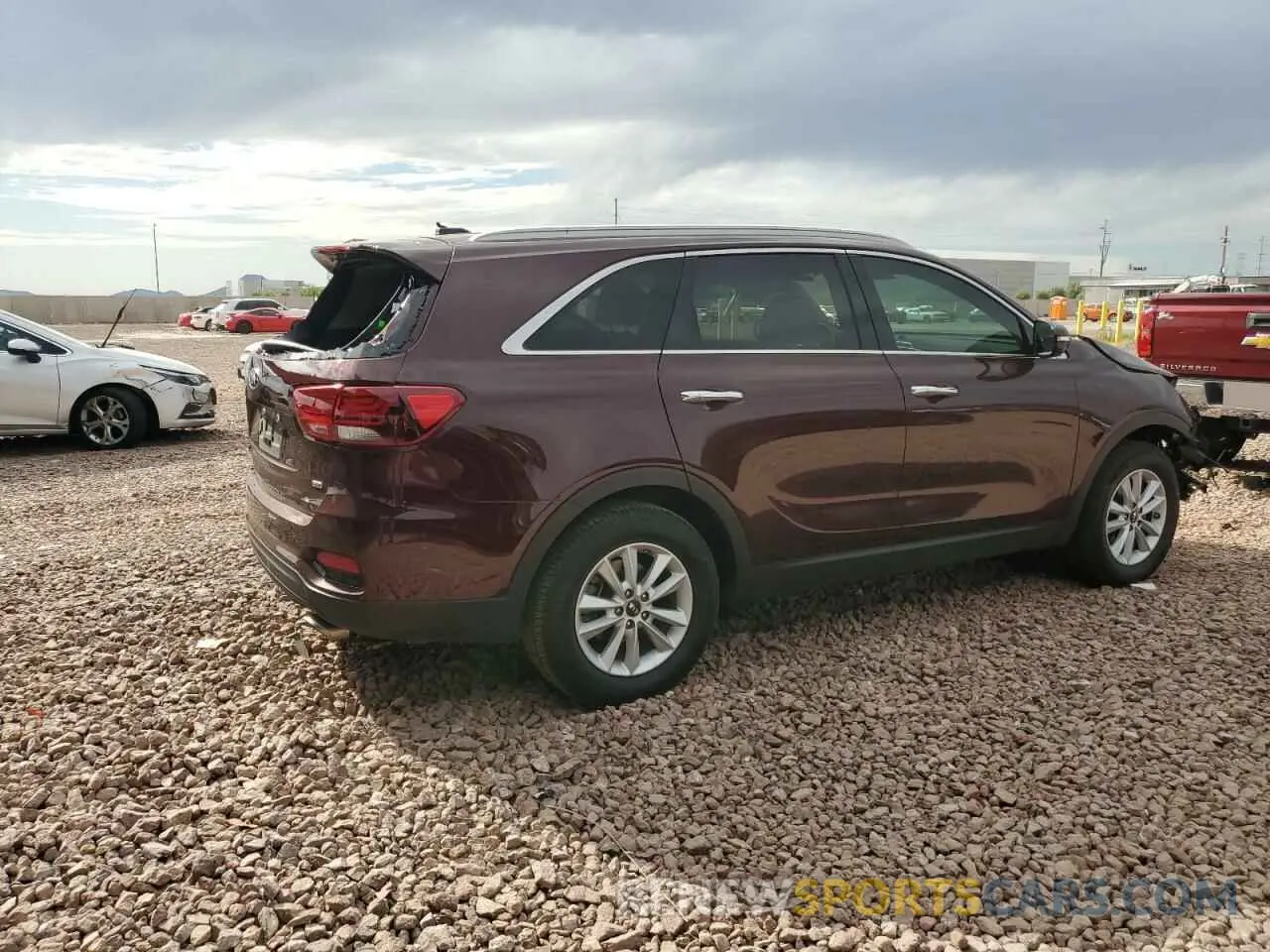 3 Photograph of a damaged car 5XYPG4A32LG637142 KIA SORENTO 2020