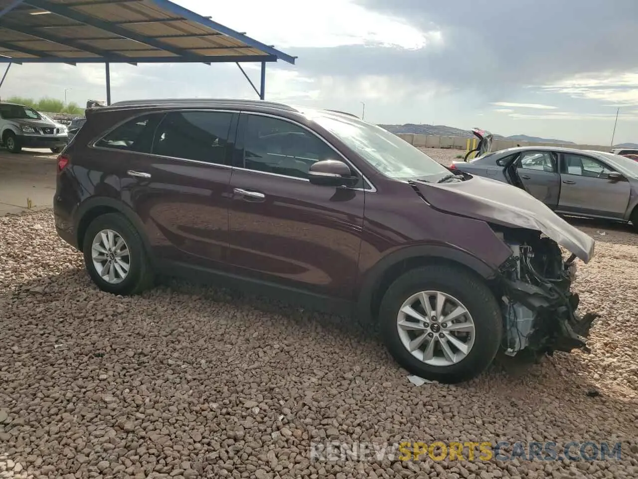 4 Photograph of a damaged car 5XYPG4A32LG637142 KIA SORENTO 2020