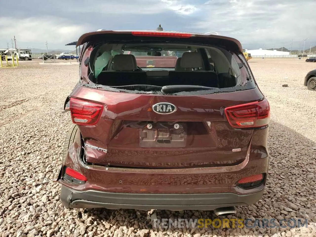6 Photograph of a damaged car 5XYPG4A32LG637142 KIA SORENTO 2020