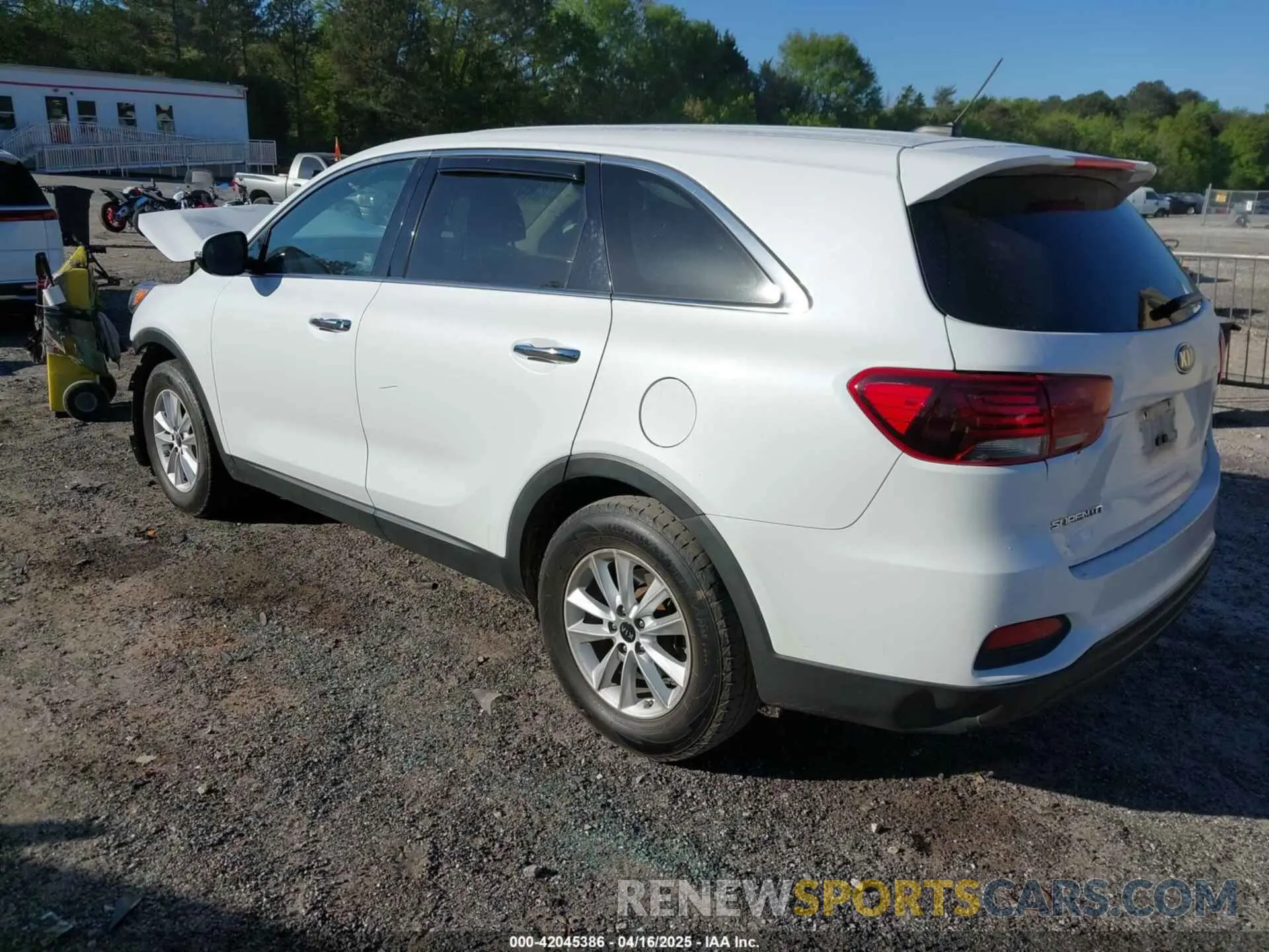 3 Photograph of a damaged car 5XYPG4A32LG642292 KIA SORENTO 2020