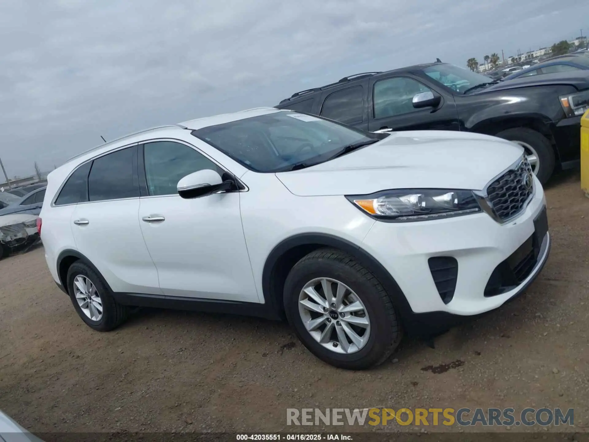 13 Photograph of a damaged car 5XYPG4A32LG642891 KIA SORENTO 2020