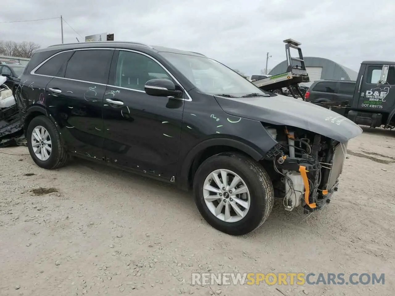 4 Photograph of a damaged car 5XYPG4A32LG650683 KIA SORENTO 2020