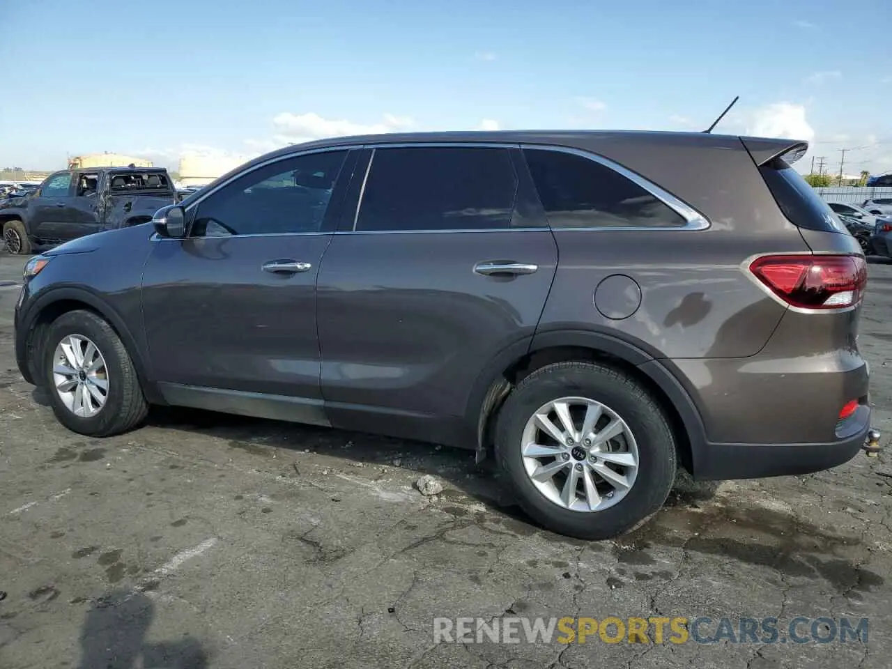 2 Photograph of a damaged car 5XYPG4A32LG650747 KIA SORENTO 2020