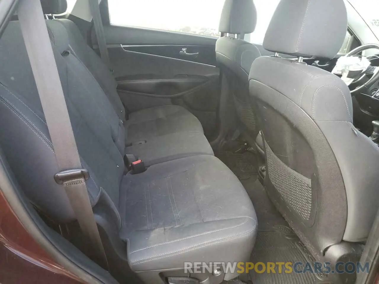 11 Photograph of a damaged car 5XYPG4A32LG650912 KIA SORENTO 2020