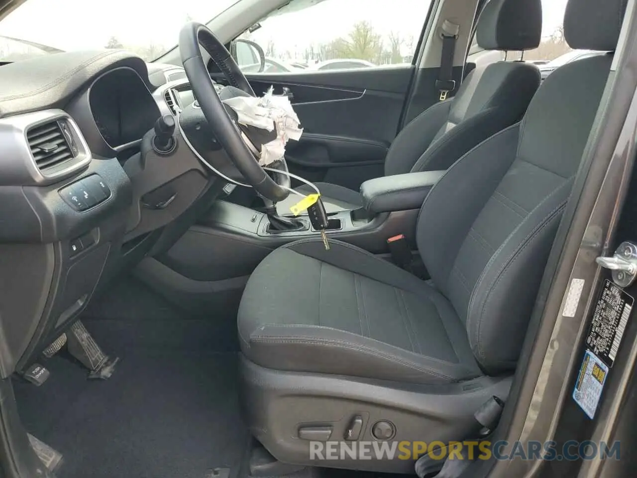 7 Photograph of a damaged car 5XYPG4A32LG658895 KIA SORENTO 2020