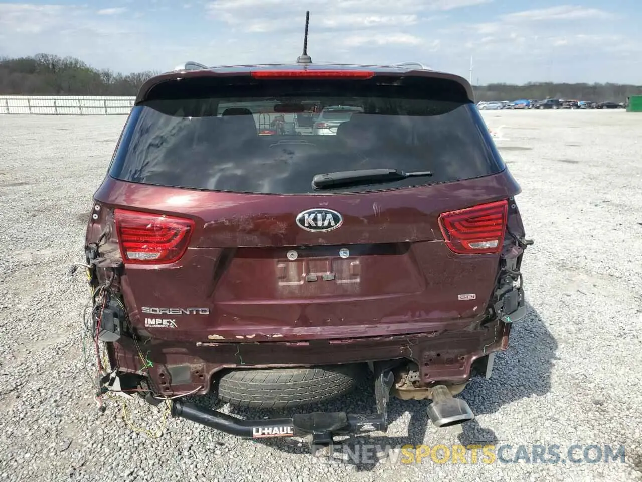 6 Photograph of a damaged car 5XYPG4A32LG661876 KIA SORENTO 2020