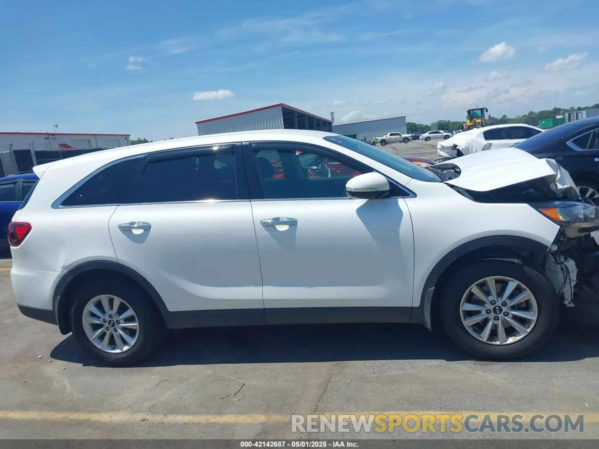 13 Photograph of a damaged car 5XYPG4A32LG670979 KIA SORENTO 2020
