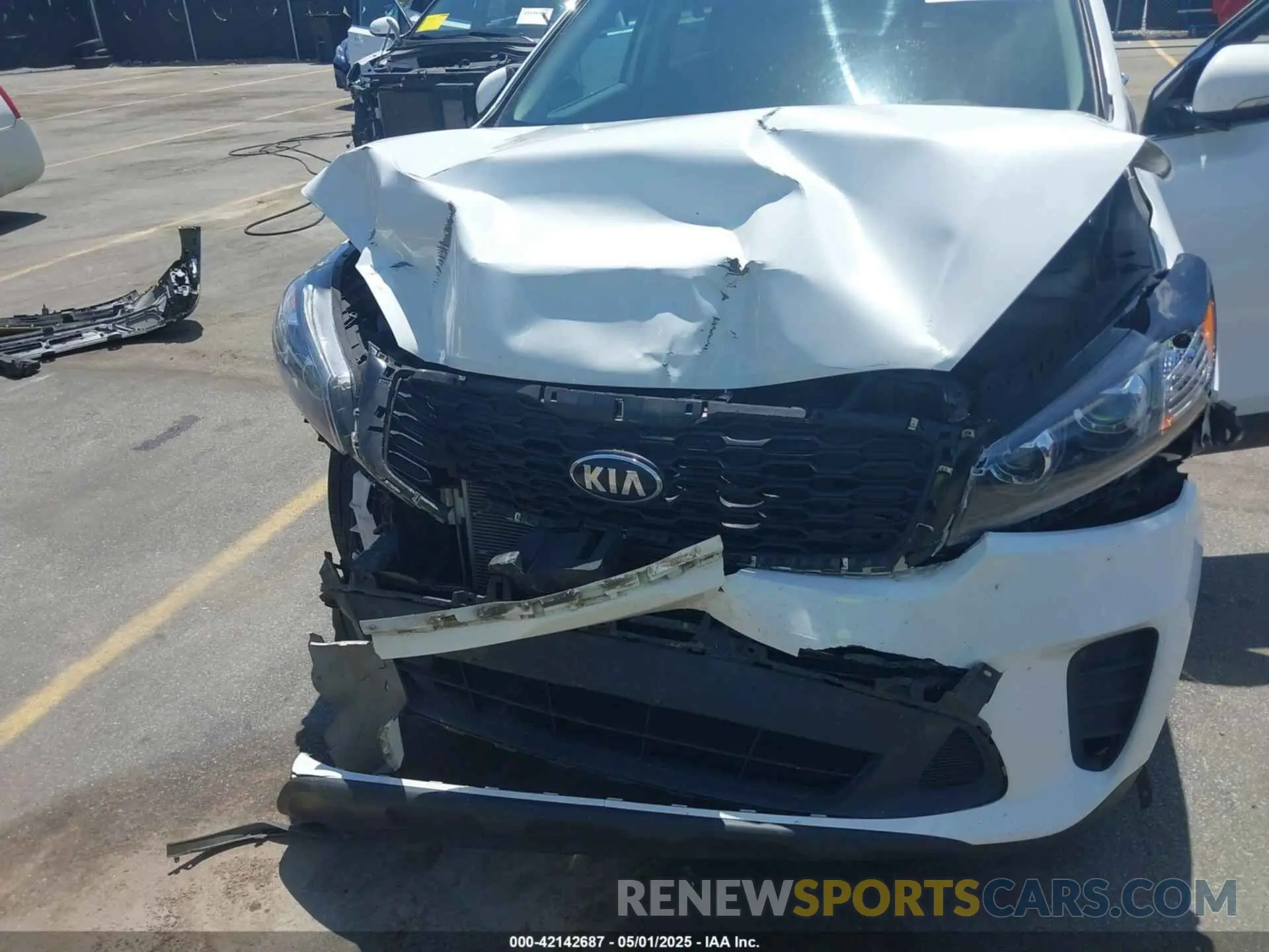 6 Photograph of a damaged car 5XYPG4A32LG670979 KIA SORENTO 2020