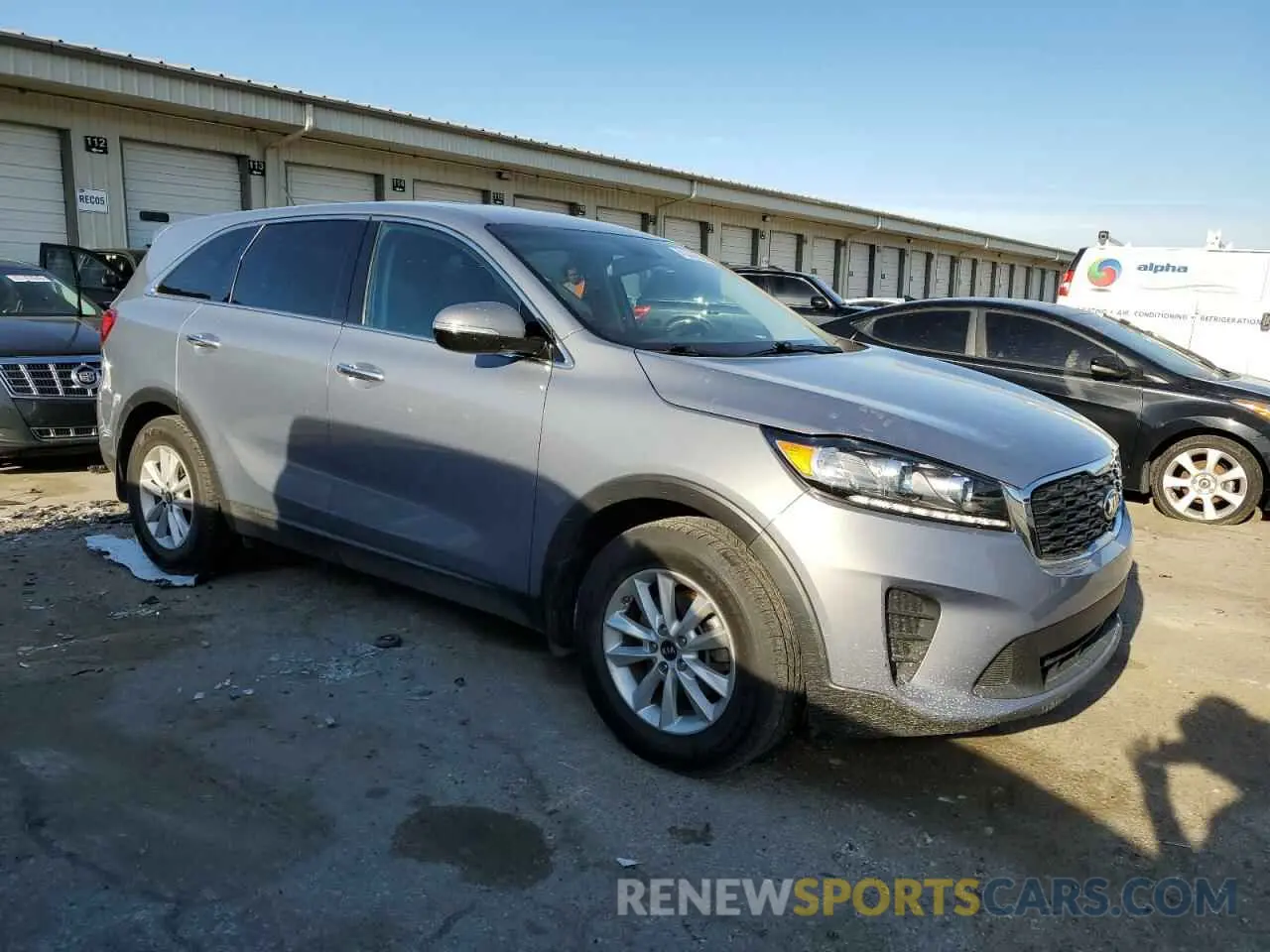 4 Photograph of a damaged car 5XYPG4A32LG671064 KIA SORENTO 2020