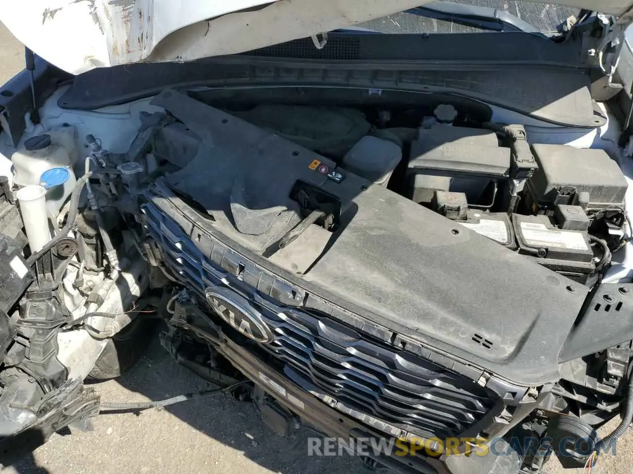 13 Photograph of a damaged car 5XYPG4A32LG683828 KIA SORENTO 2020