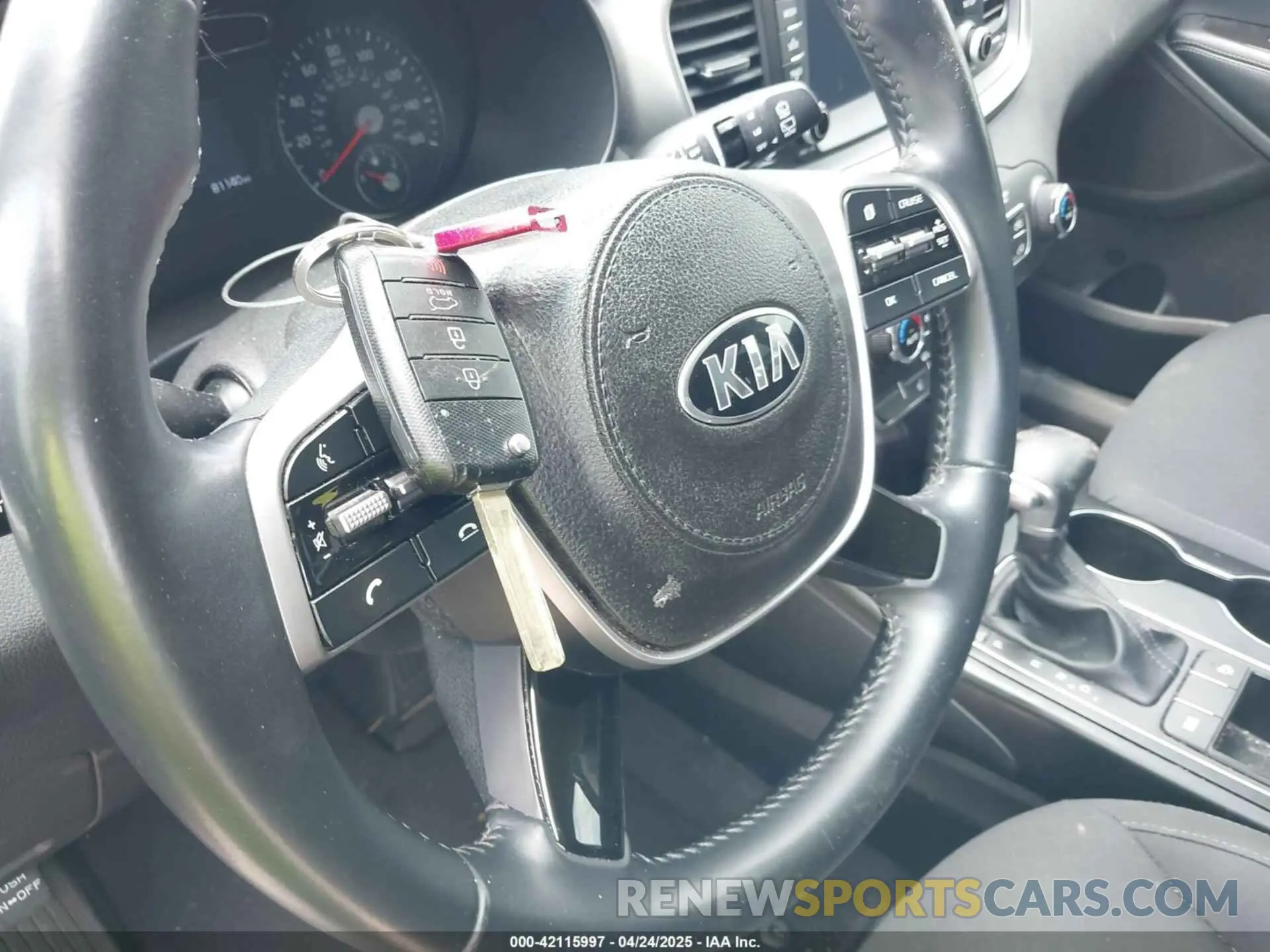 11 Photograph of a damaged car 5XYPG4A32LG685563 KIA SORENTO 2020