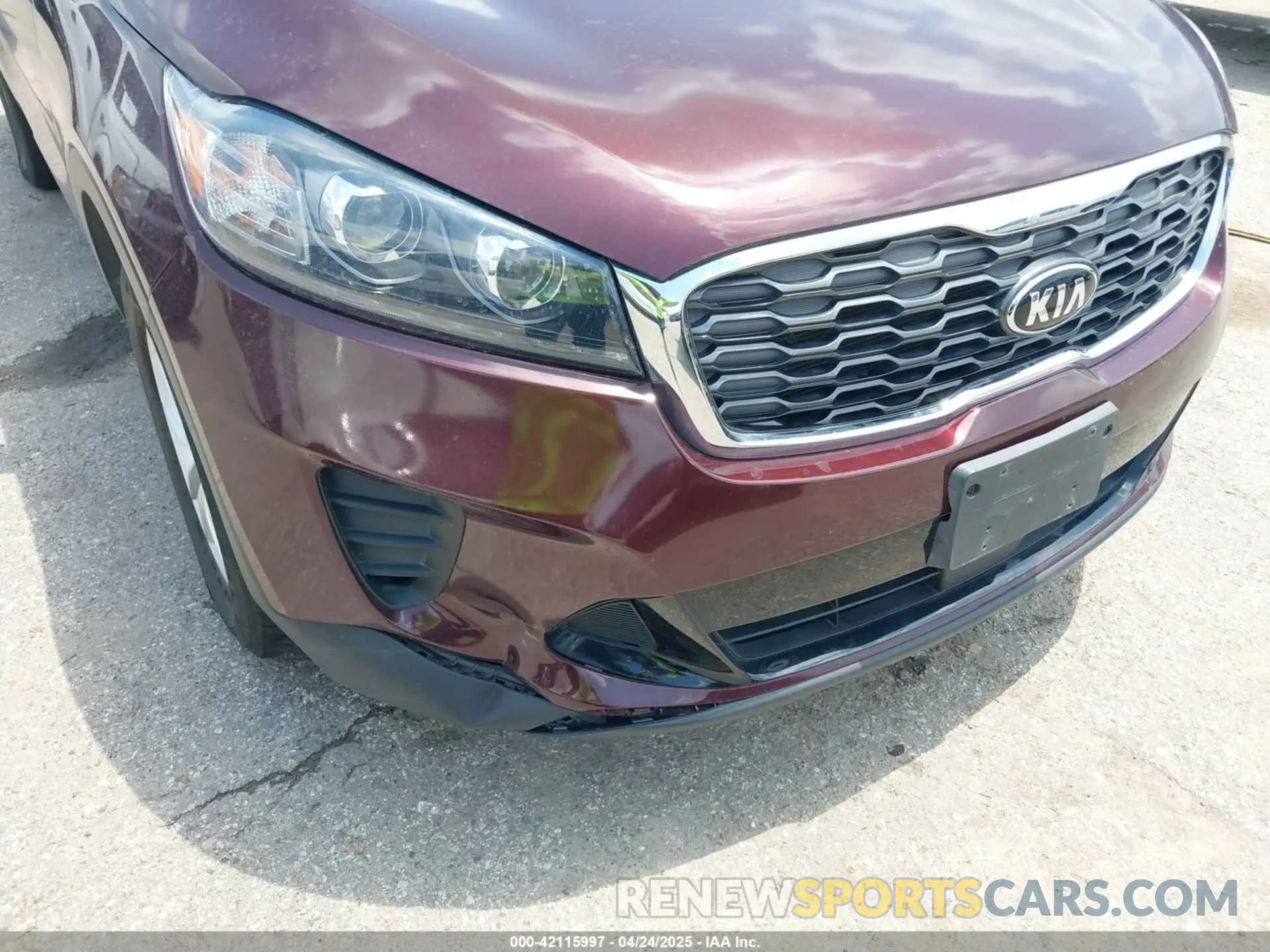 6 Photograph of a damaged car 5XYPG4A32LG685563 KIA SORENTO 2020