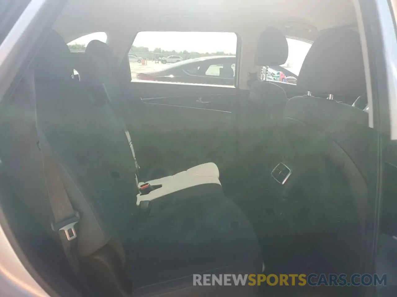 11 Photograph of a damaged car 5XYPG4A33LG633231 KIA SORENTO 2020