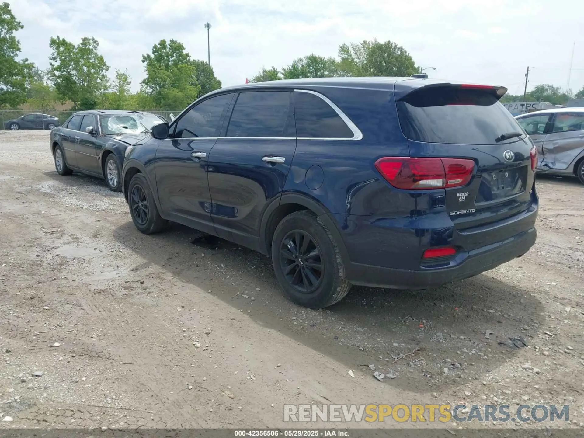 3 Photograph of a damaged car 5XYPG4A33LG639143 KIA SORENTO 2020