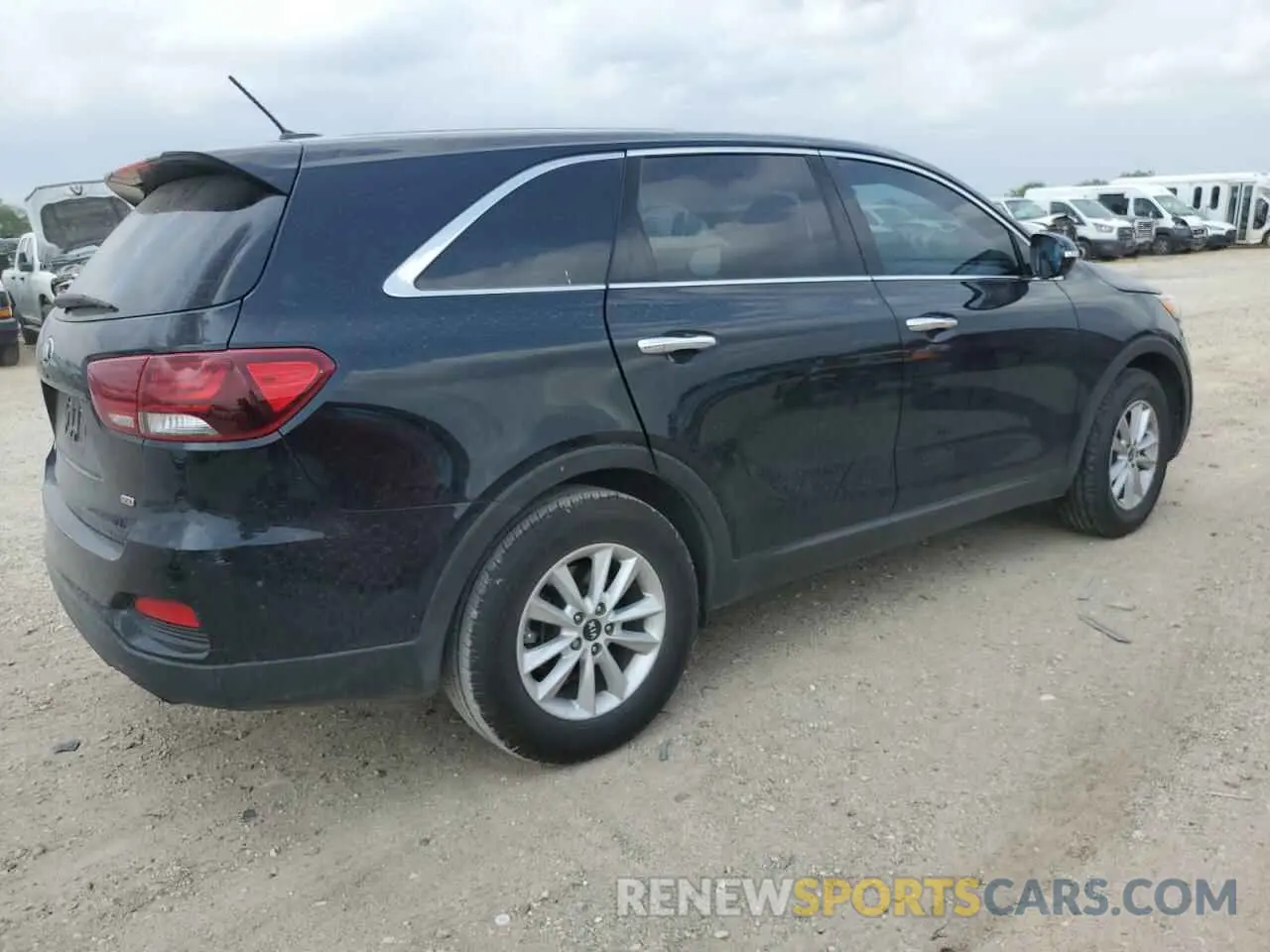 3 Photograph of a damaged car 5XYPG4A33LG643287 KIA SORENTO 2020