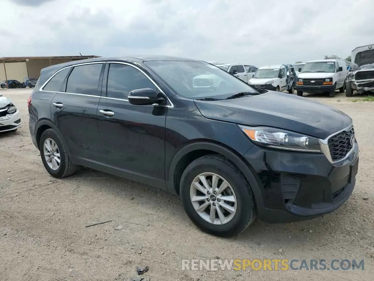 4 Photograph of a damaged car 5XYPG4A33LG643287 KIA SORENTO 2020