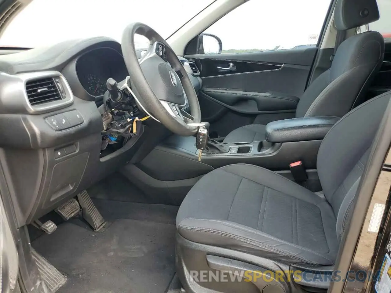 7 Photograph of a damaged car 5XYPG4A33LG643287 KIA SORENTO 2020
