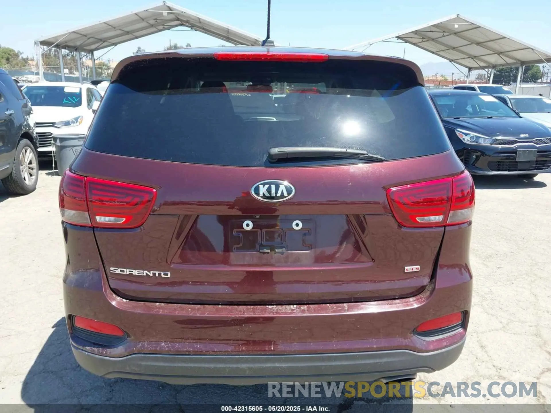 16 Photograph of a damaged car 5XYPG4A33LG643547 KIA SORENTO 2020