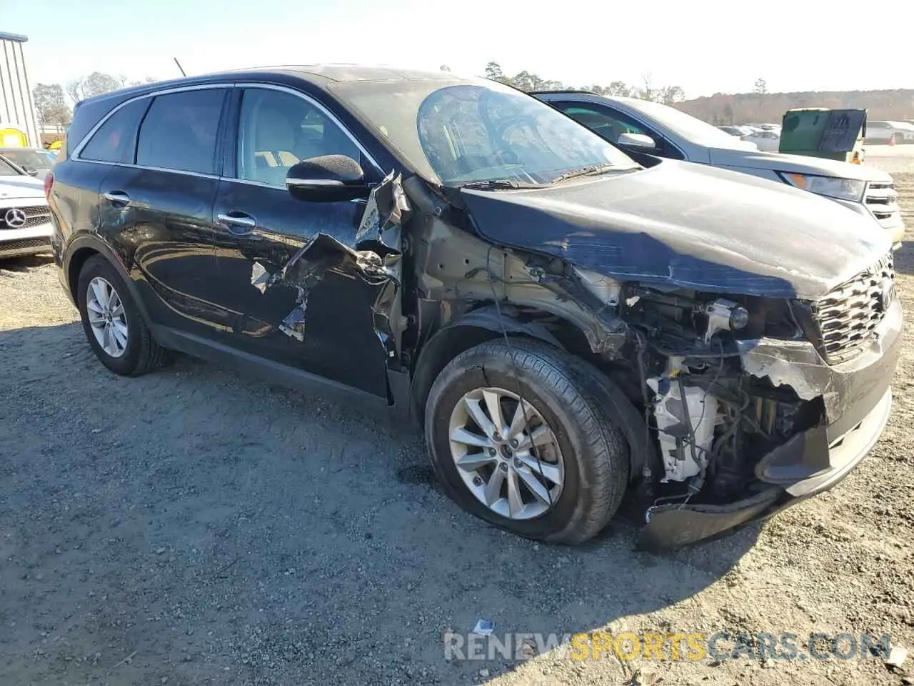 4 Photograph of a damaged car 5XYPG4A33LG644357 KIA SORENTO 2020