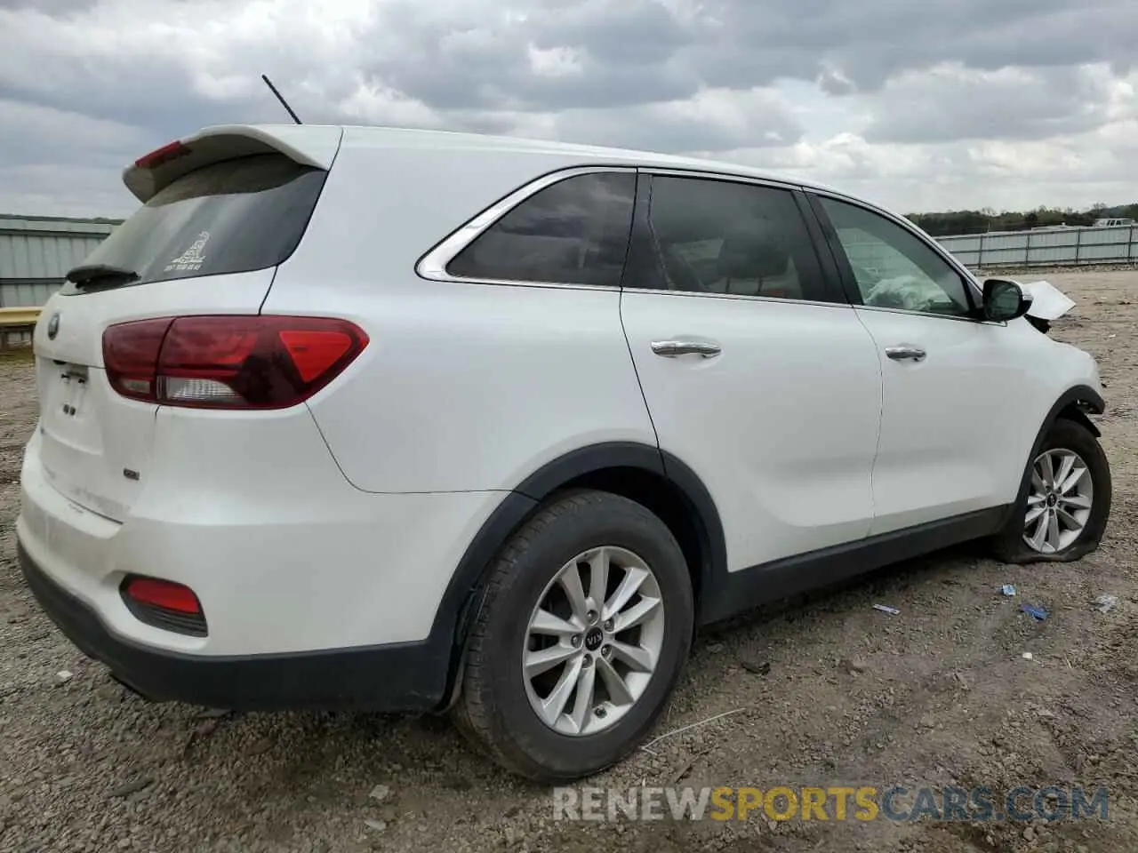 3 Photograph of a damaged car 5XYPG4A33LG656847 KIA SORENTO 2020