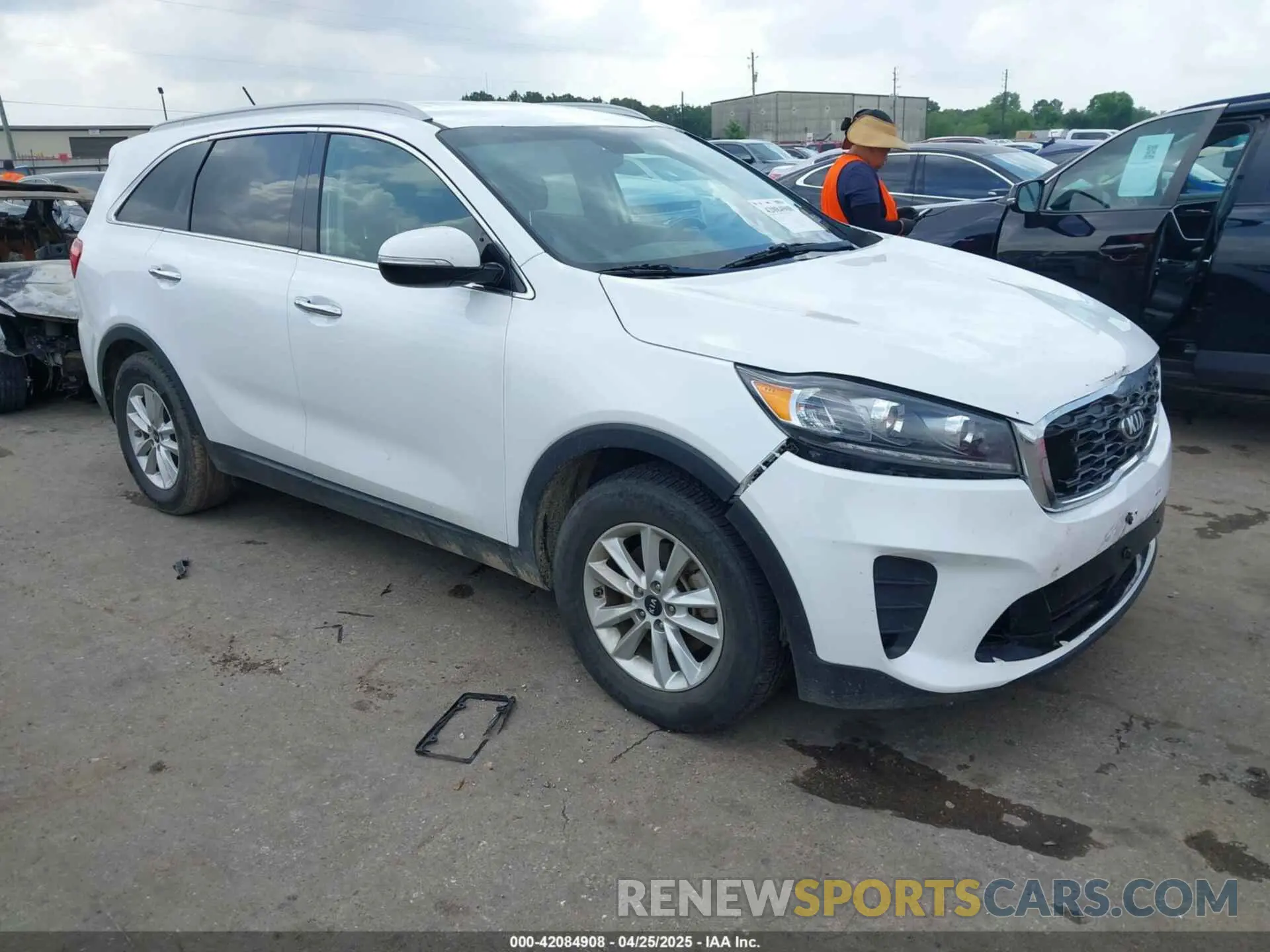 1 Photograph of a damaged car 5XYPG4A33LG661840 KIA SORENTO 2020