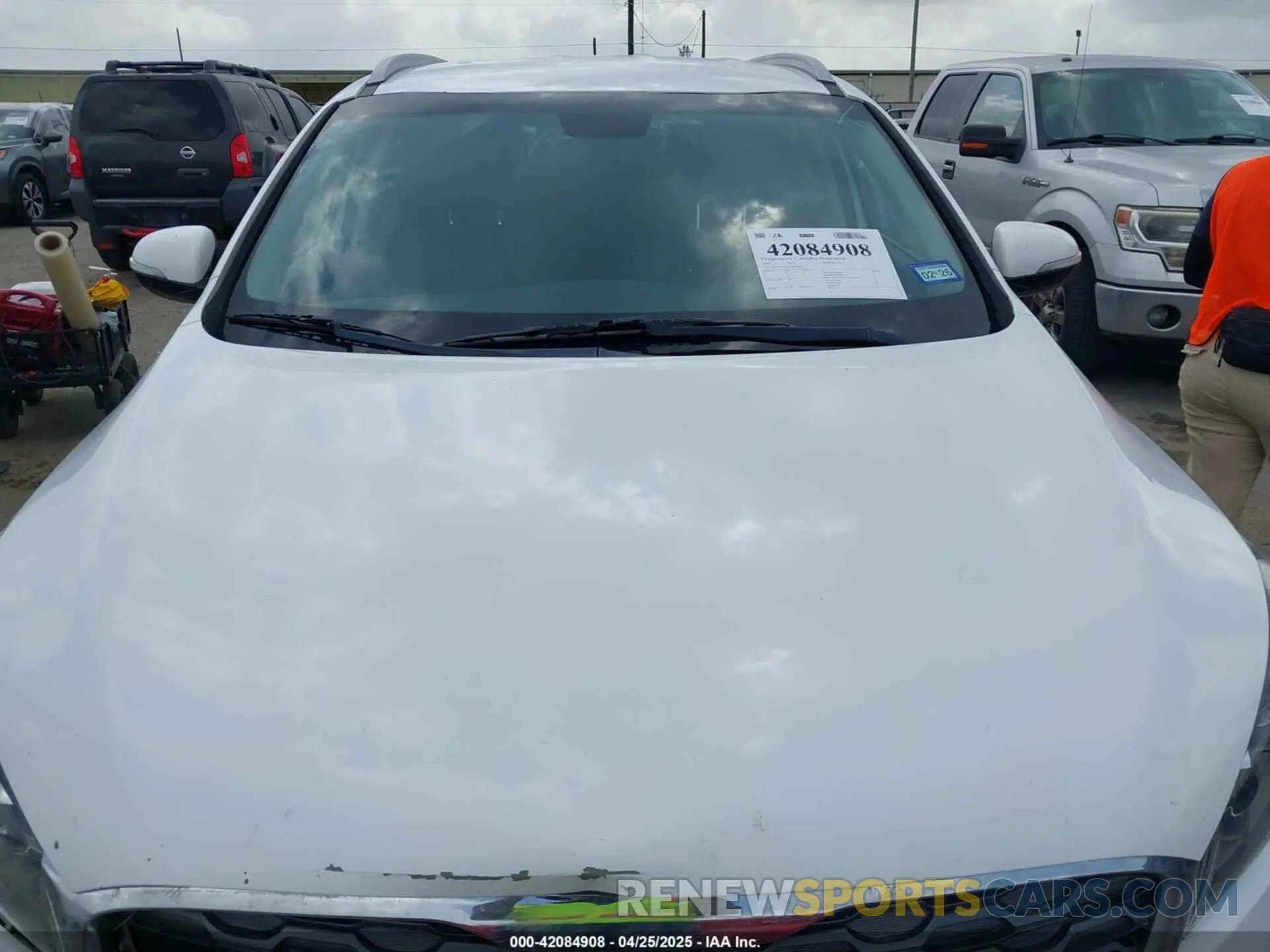 12 Photograph of a damaged car 5XYPG4A33LG661840 KIA SORENTO 2020