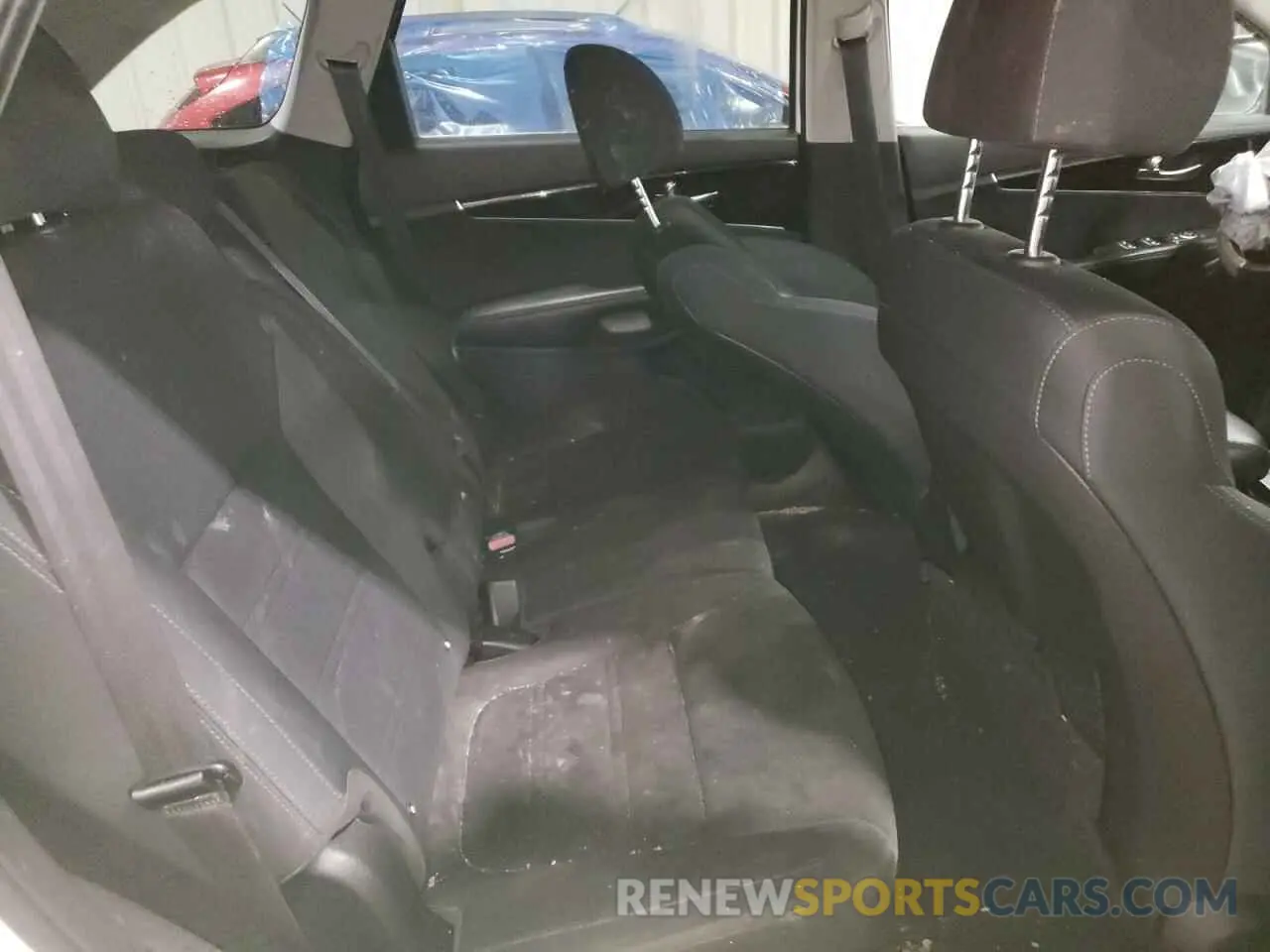 11 Photograph of a damaged car 5XYPG4A33LG683692 KIA SORENTO 2020