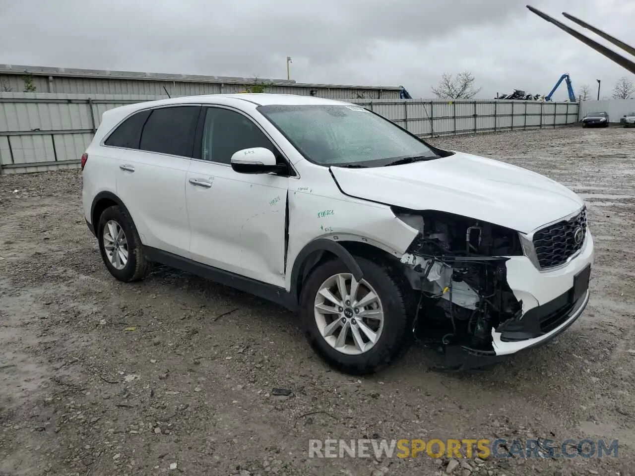 4 Photograph of a damaged car 5XYPG4A33LG711393 KIA SORENTO 2020