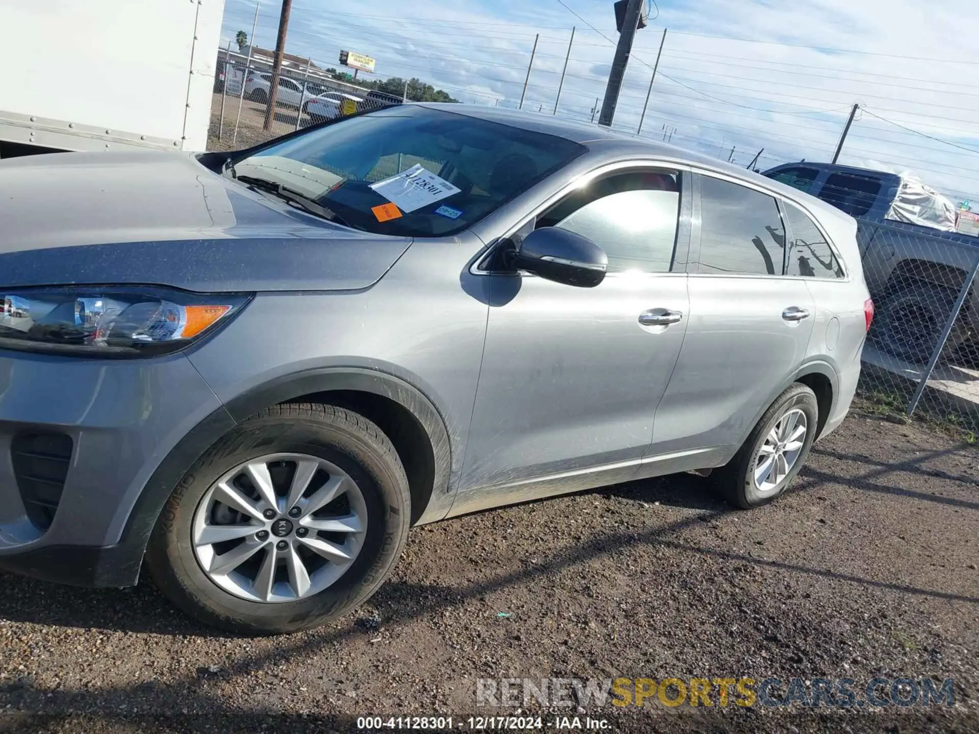 14 Photograph of a damaged car 5XYPG4A33LG711796 KIA SORENTO 2020