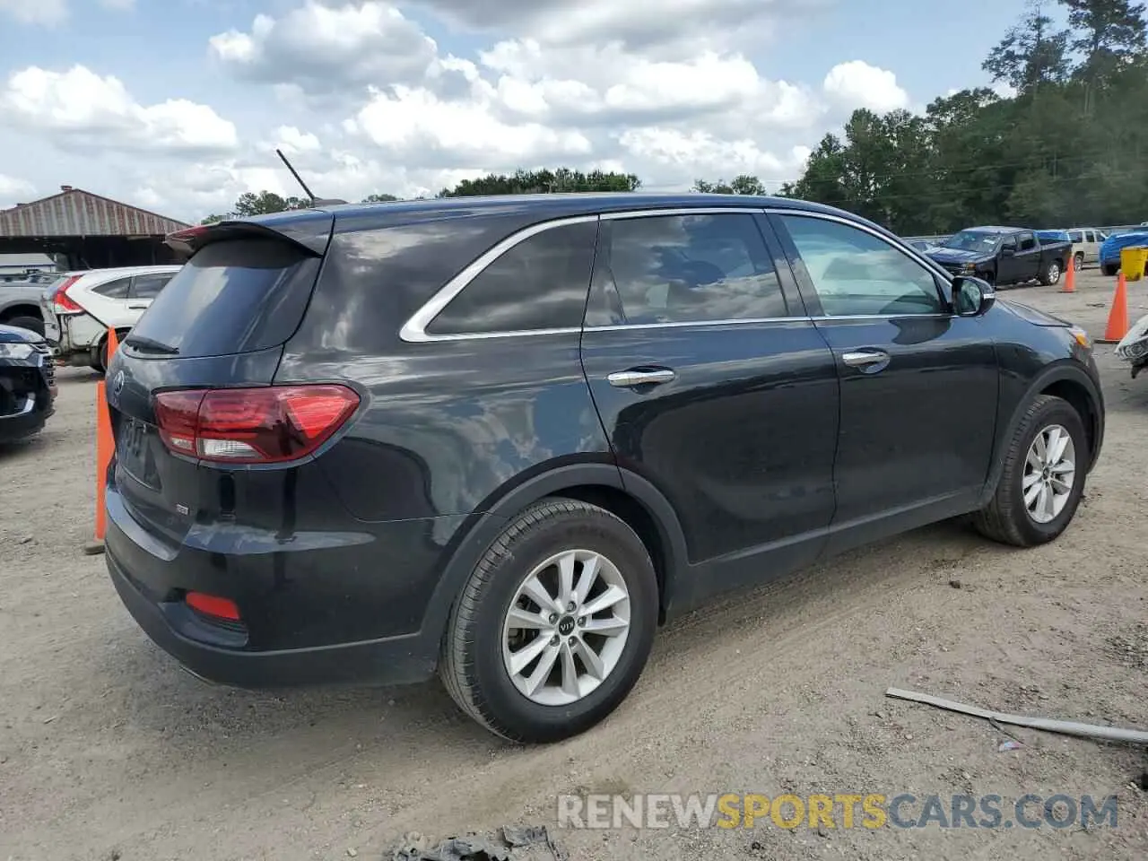 3 Photograph of a damaged car 5XYPG4A34LG625087 KIA SORENTO 2020