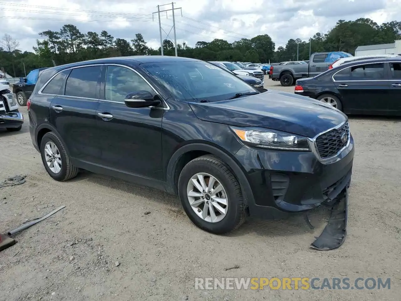 4 Photograph of a damaged car 5XYPG4A34LG625087 KIA SORENTO 2020