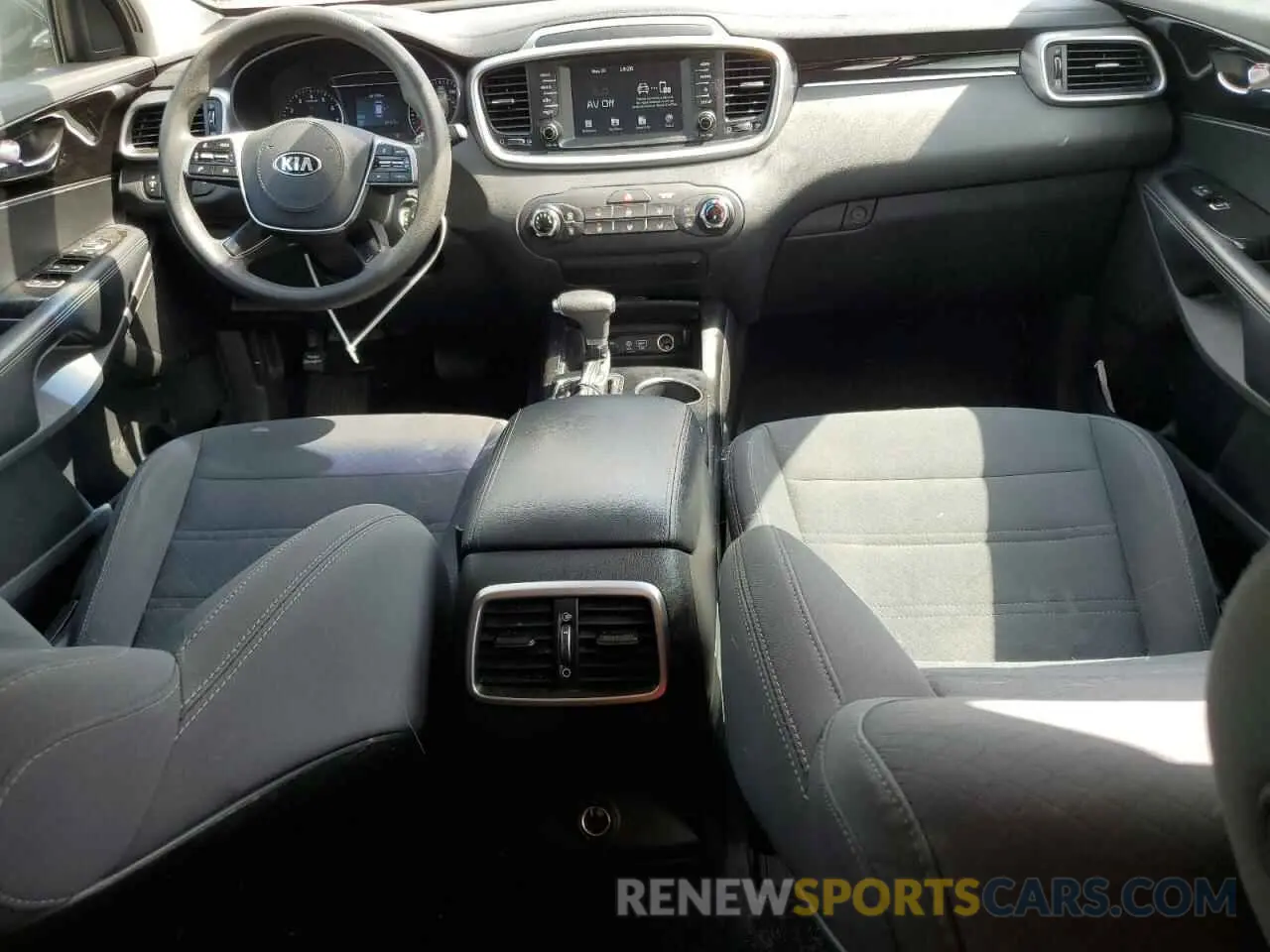 8 Photograph of a damaged car 5XYPG4A34LG625087 KIA SORENTO 2020