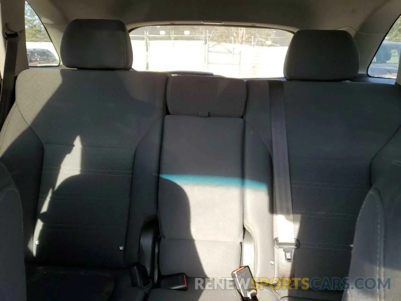 10 Photograph of a damaged car 5XYPG4A34LG625882 KIA SORENTO 2020
