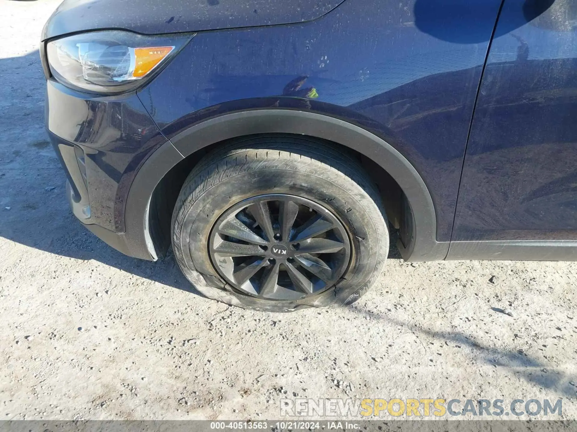 6 Photograph of a damaged car 5XYPG4A34LG631388 KIA SORENTO 2020