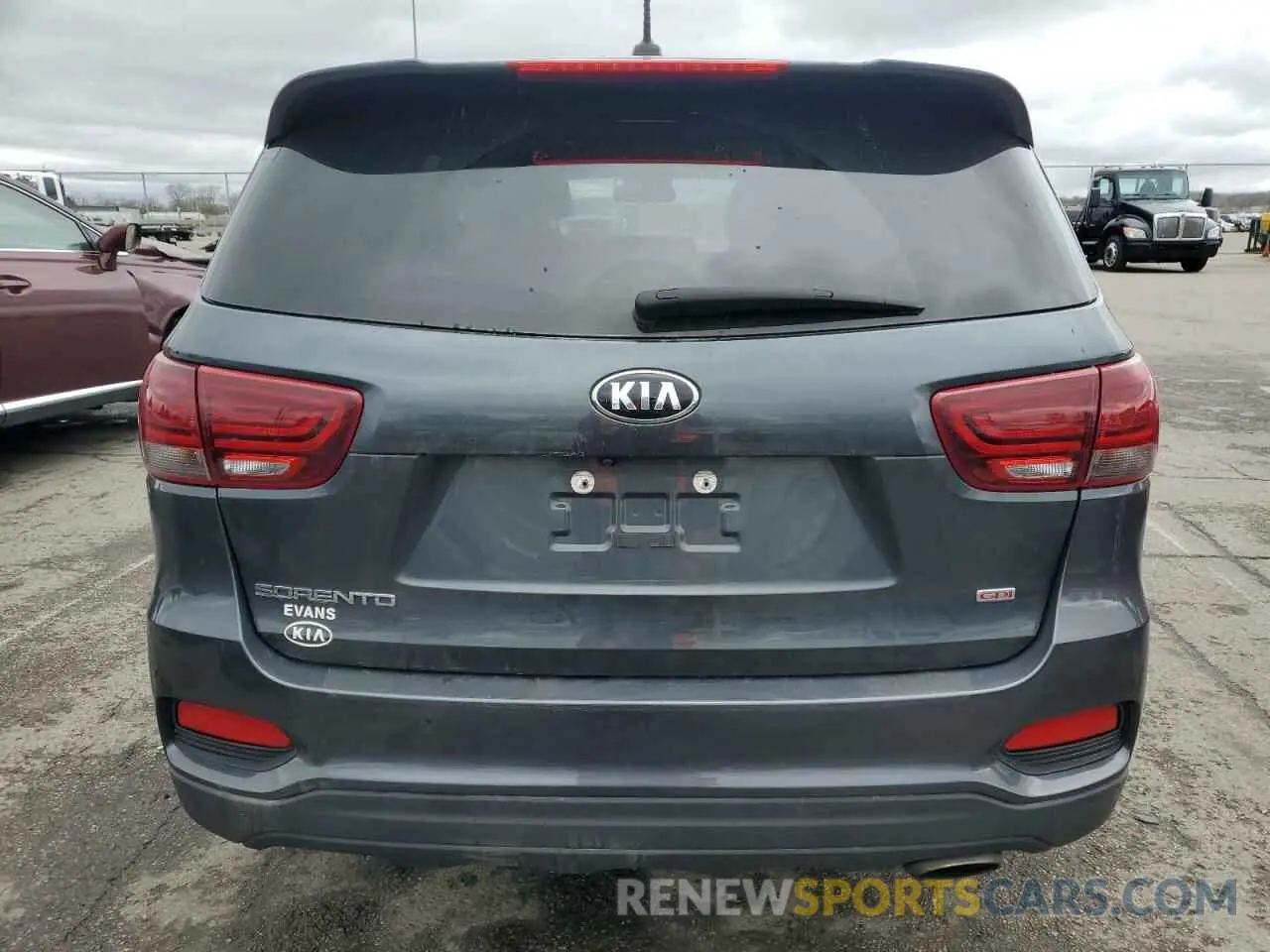 6 Photograph of a damaged car 5XYPG4A34LG646456 KIA SORENTO 2020