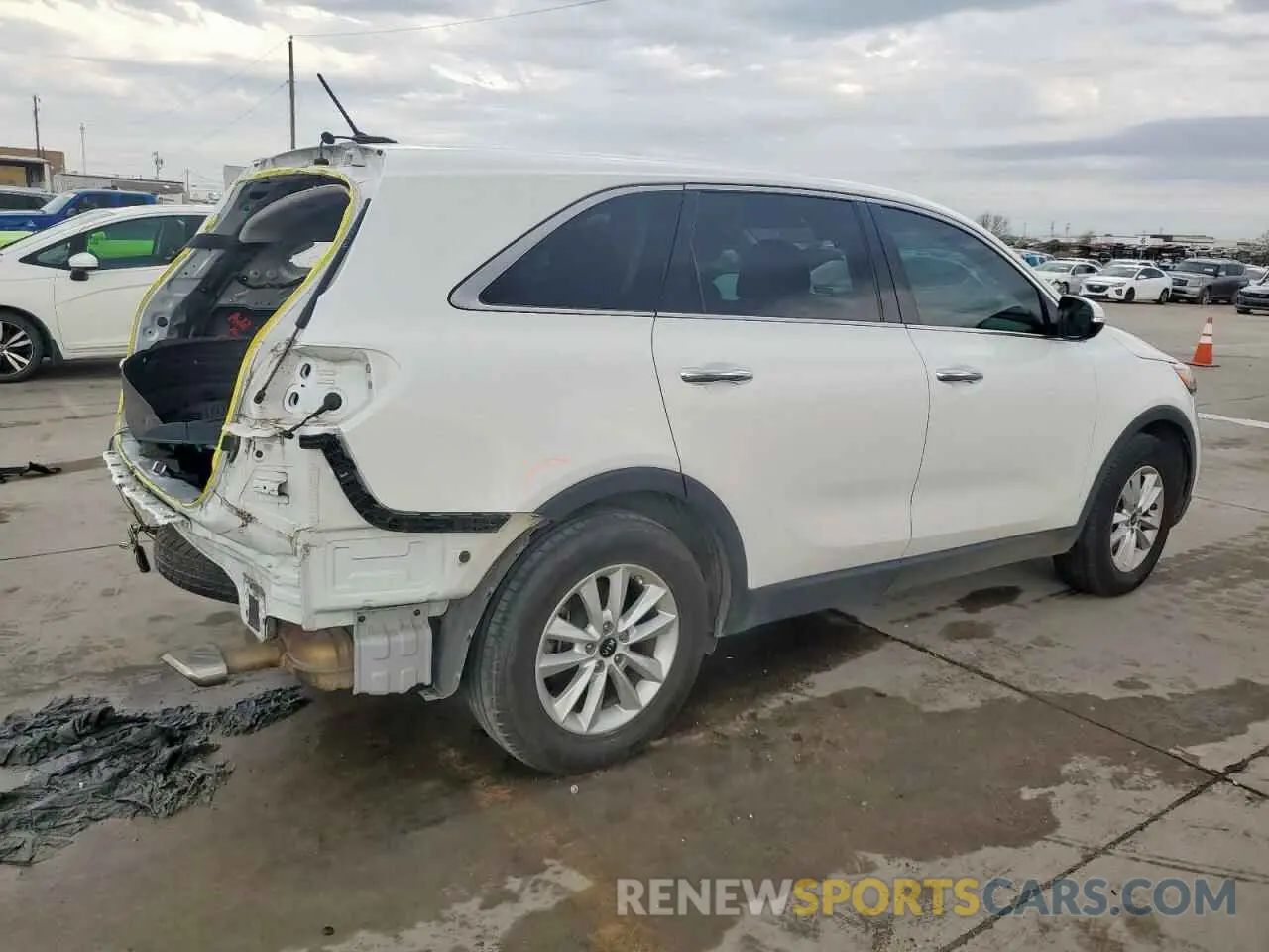 3 Photograph of a damaged car 5XYPG4A34LG647476 KIA SORENTO 2020