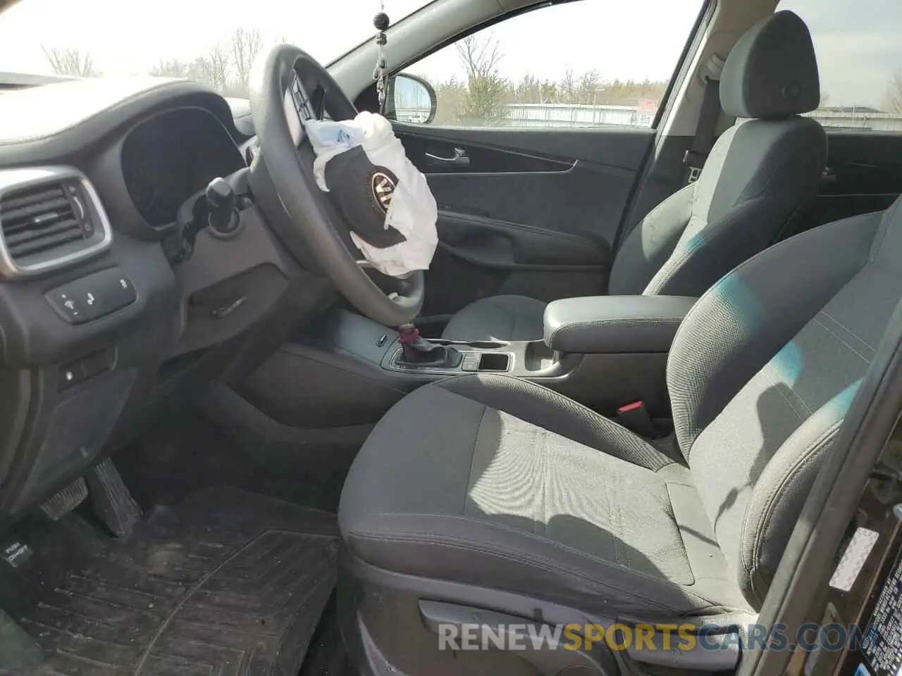 7 Photograph of a damaged car 5XYPG4A34LG649292 KIA SORENTO 2020