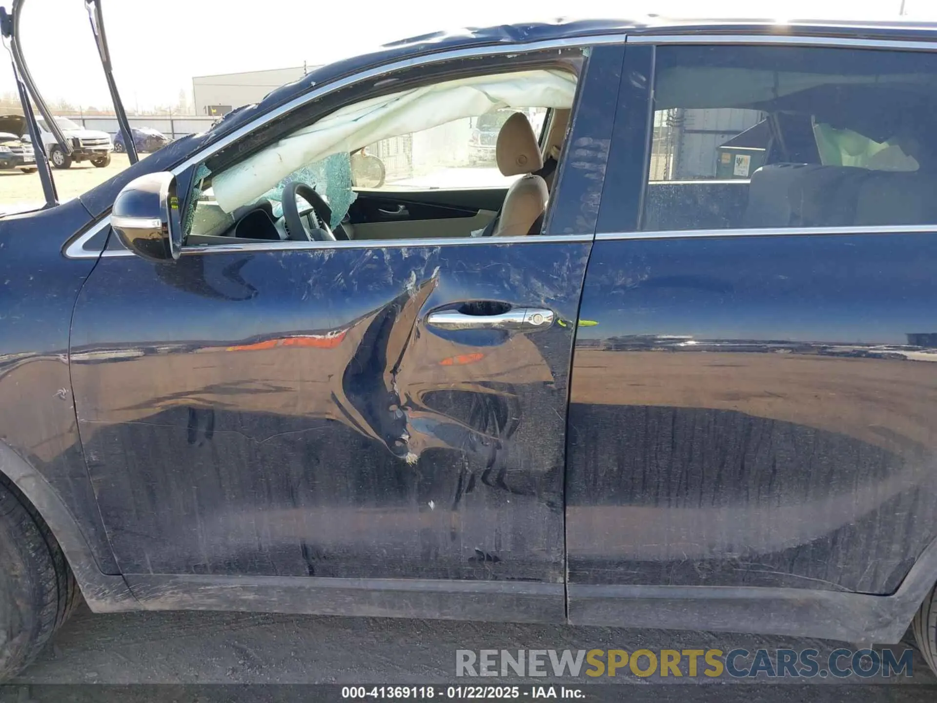 15 Photograph of a damaged car 5XYPG4A34LG651060 KIA SORENTO 2020