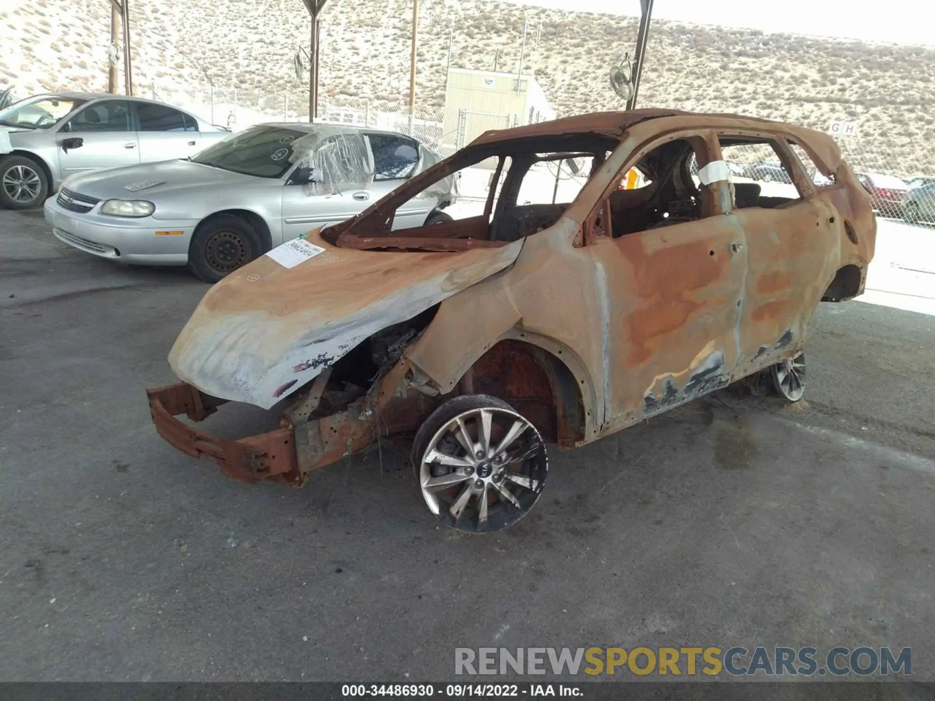 2 Photograph of a damaged car 5XYPG4A34LG670711 KIA SORENTO 2020