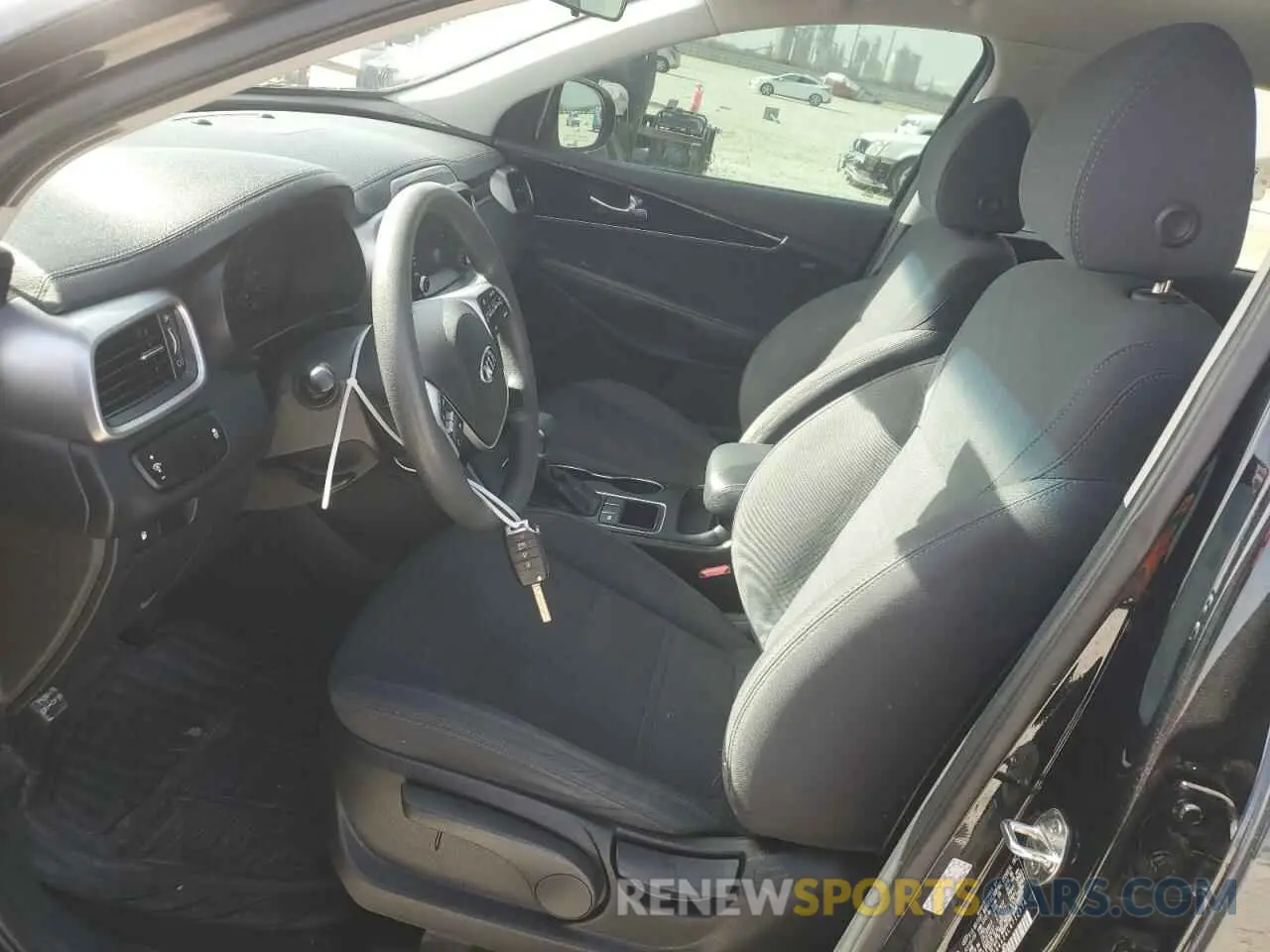 7 Photograph of a damaged car 5XYPG4A34LG712374 KIA SORENTO 2020