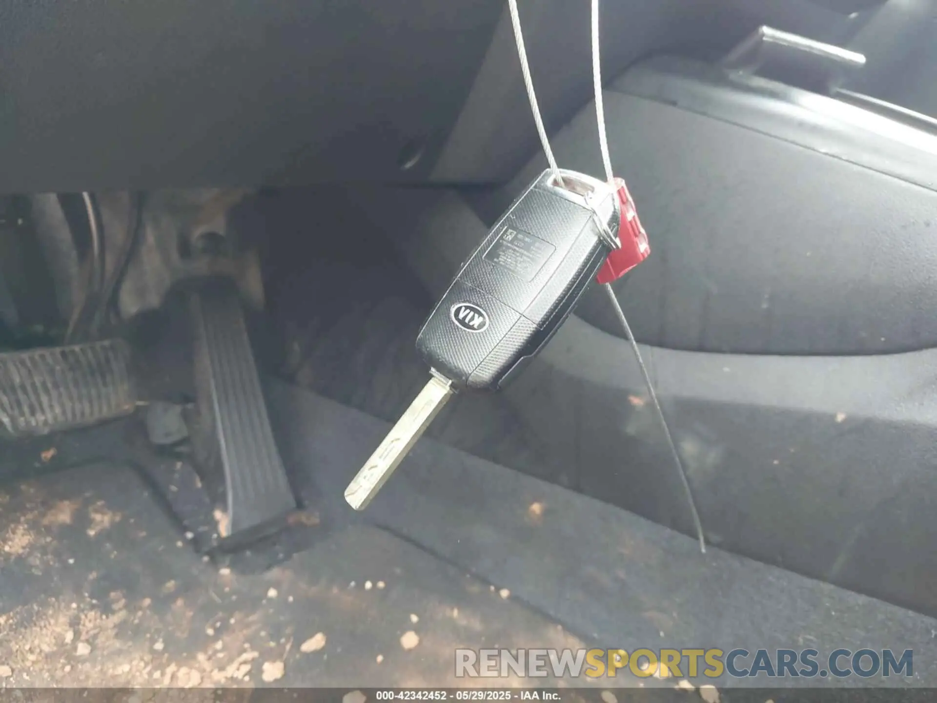 11 Photograph of a damaged car 5XYPG4A35LG635546 KIA SORENTO 2020