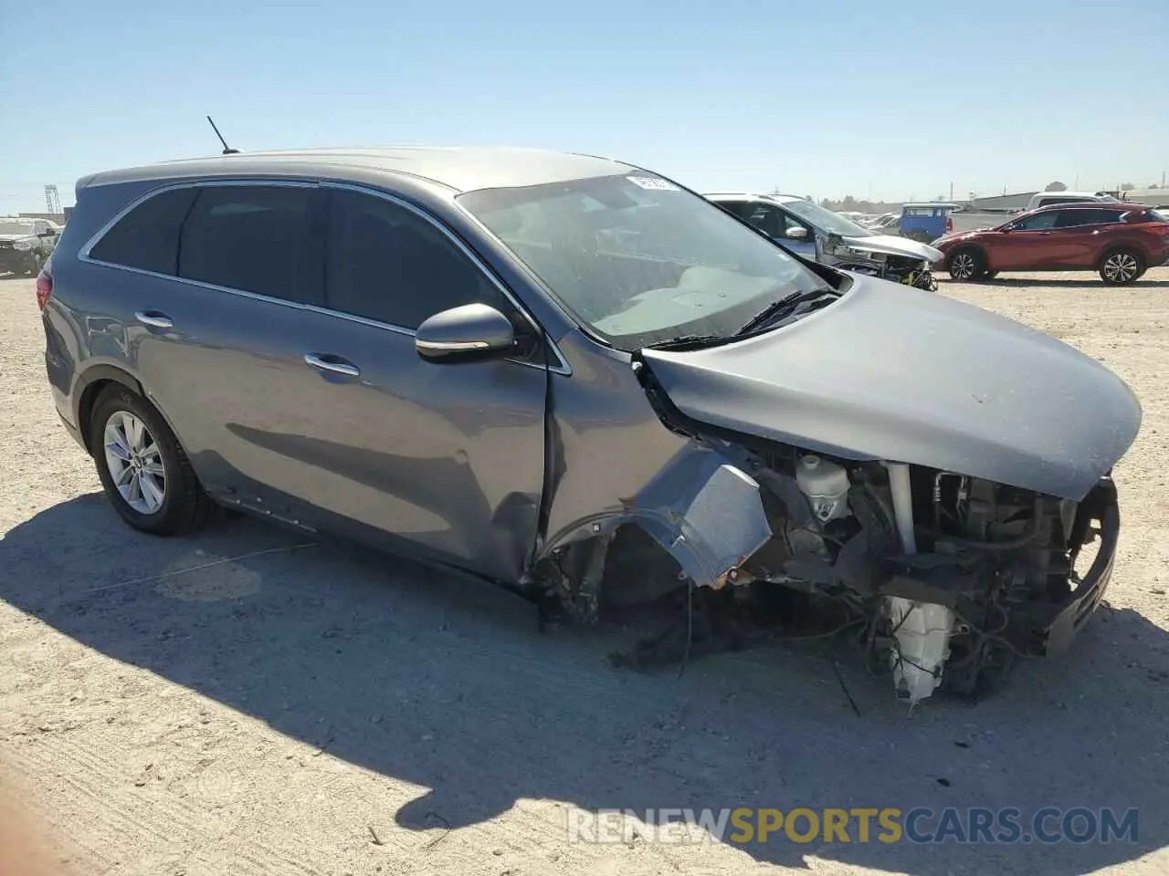 4 Photograph of a damaged car 5XYPG4A35LG651763 KIA SORENTO 2020