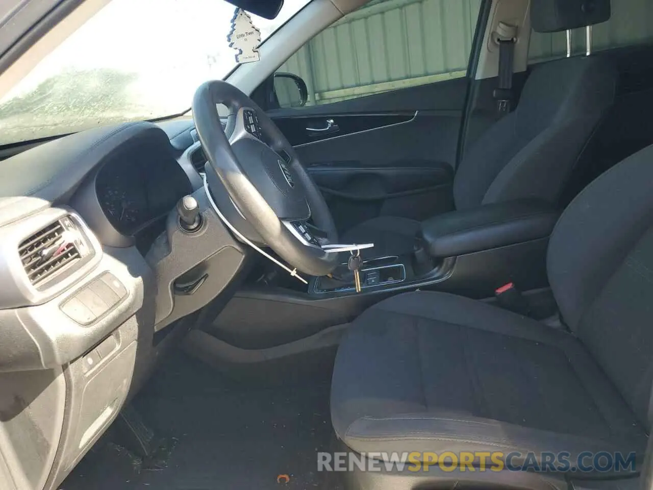 7 Photograph of a damaged car 5XYPG4A35LG654114 KIA SORENTO 2020