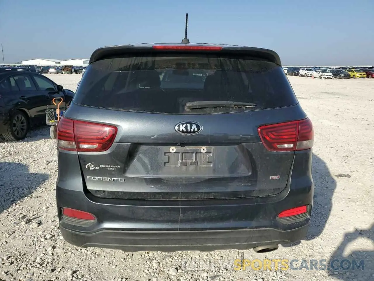 6 Photograph of a damaged car 5XYPG4A35LG671902 KIA SORENTO 2020