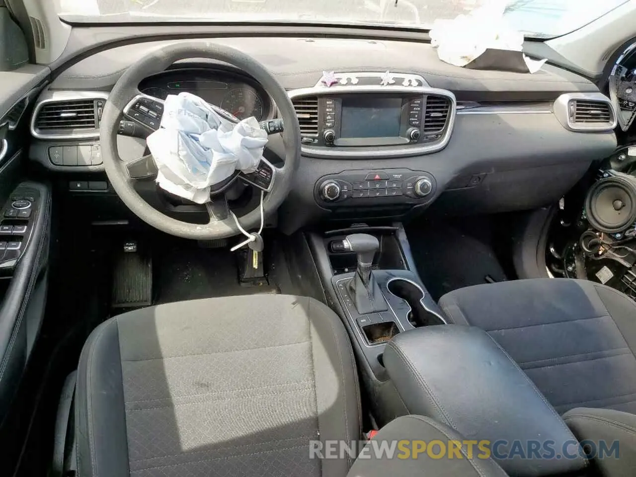 8 Photograph of a damaged car 5XYPG4A35LG694726 KIA SORENTO 2020